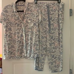 Soma cool nights pajama set, never worn.  Size M.